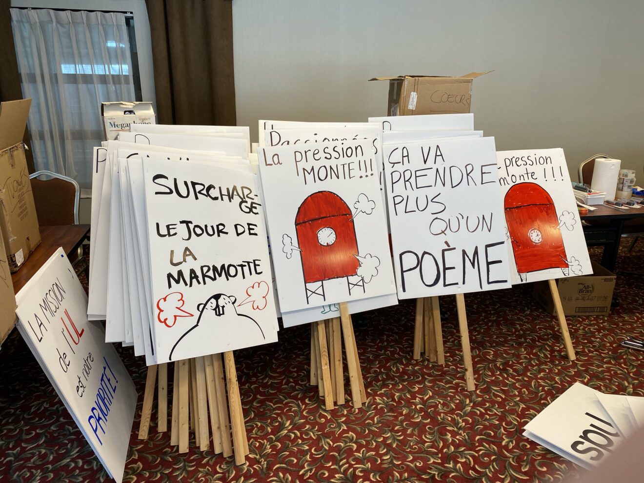 Trois syndicats se dotent d'un mandat de grève : une mobilisation historique des professeur.e.s d'université